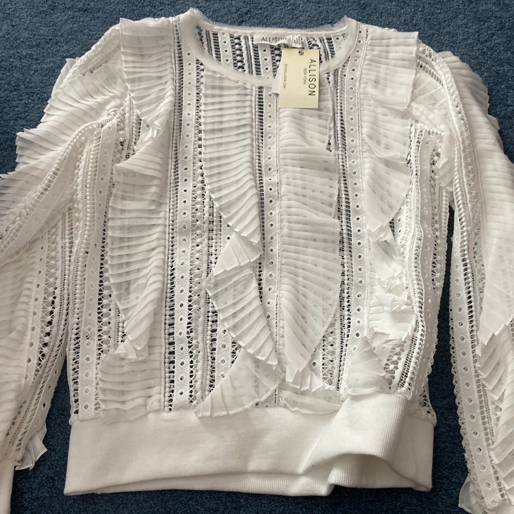 NEW WITH TAGS ALLISON WHITE RUFFLE & LACE TOP- SMALL RETAIL $215